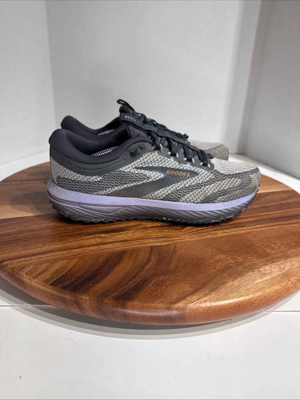Brooks Revel 7 Sneakers Women’s Size 7B Gray Running Athletic Shoes
